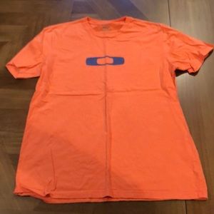 Oakley t shirt
